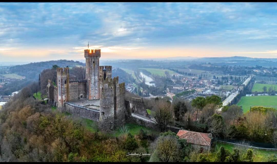 Corte Cavour ヴァレッジョ・スル・ミンチョ エクステリア 写真